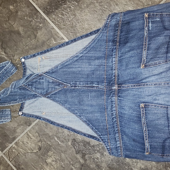🌷American Eagle Distressed Overalls - Picture 11 of 11